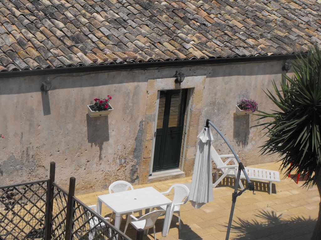 Agriturismoeloropizzuta Lido di Noto Camera foto